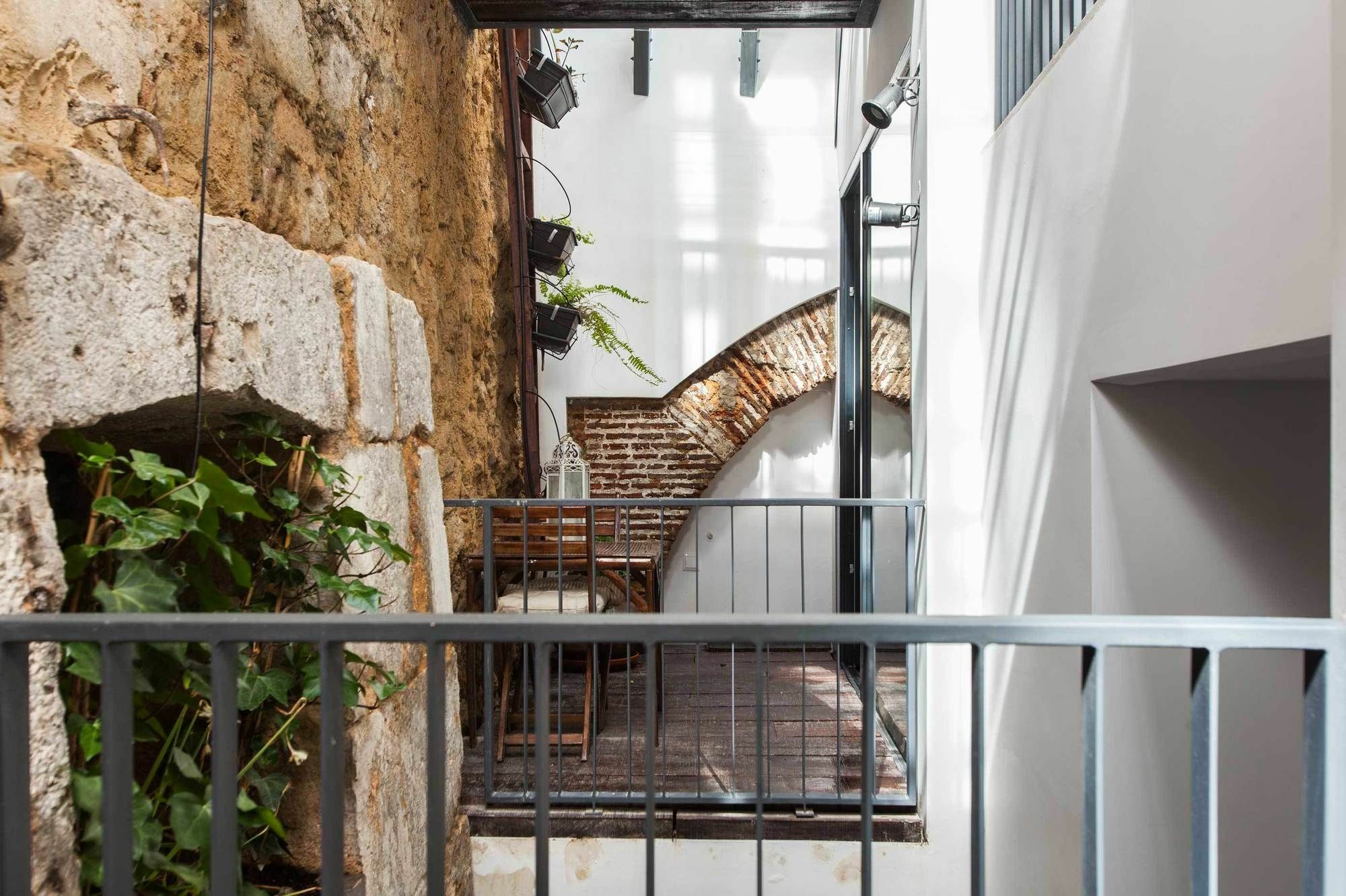 The Old Stables Chiado Lissabon